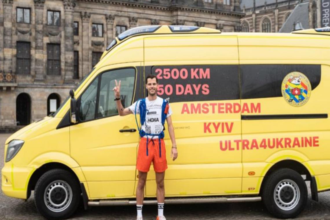 Ολλανδός υπερμαραθωνοδρόμος τρέχει από το Άμστερνταμ στο Κίεβο για να μαζέψει χρήματα για την Ουκρανία