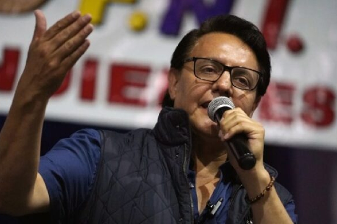 Ένοπλοι δολοφόνησαν τον υποψήφιο πρόεδρο του Ισημερινού Φερνάντο Βιγιαβισένσιο