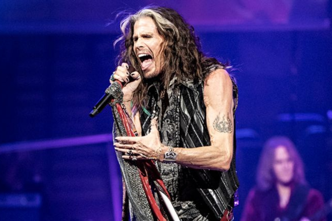 Aναβολή σε έξι συναυλίες των Aerosmith λόγω τραυματισμού του Steven Tyler